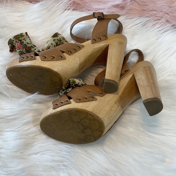 Miss America Clog Style Bow Heels - Picture 6 of 6